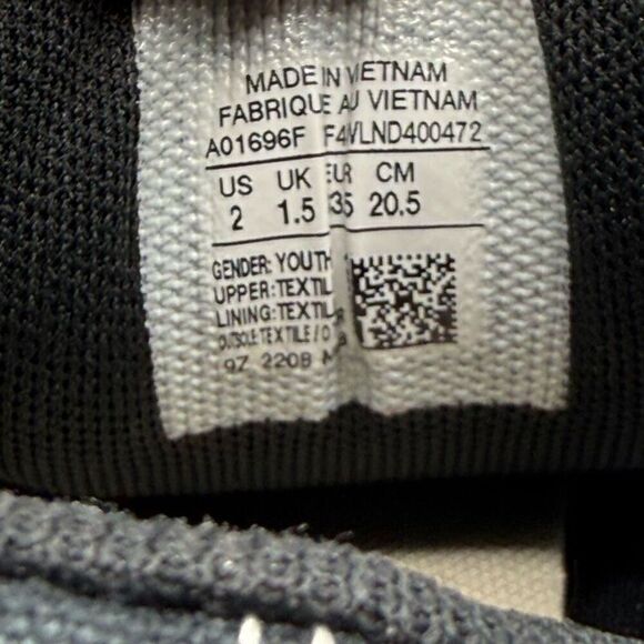 Converse All Star Chuck Taylor Black and White Lace Up Low Sneakers - Kids US 2 - Picture 9 of 10